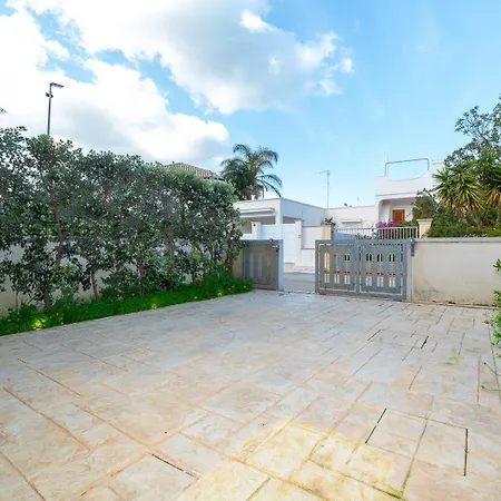 Villetta-annamaria-50-metri-spiaggia-parcheggio Carovigno